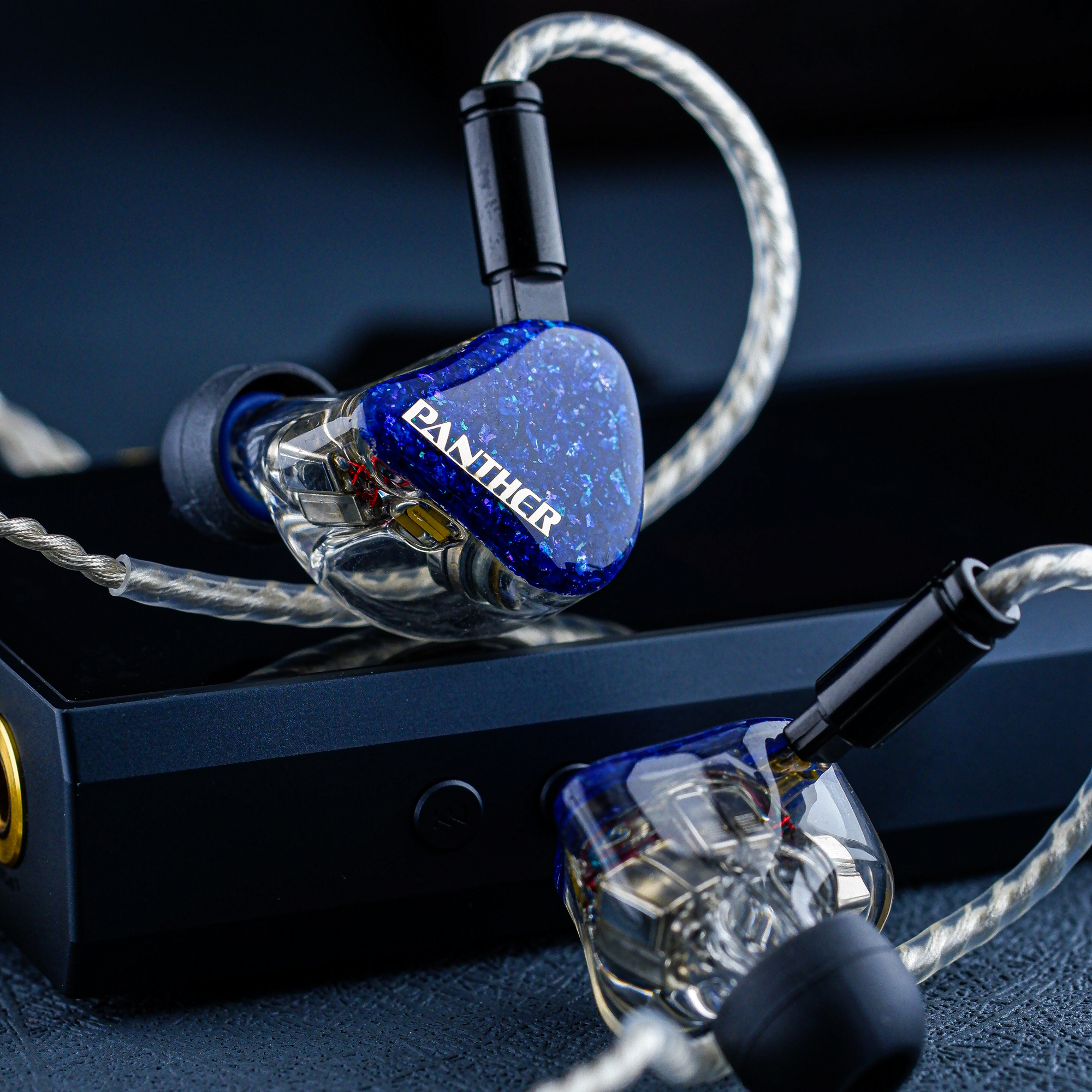 AURA 2LVE  - UNIVERSAL IN-EAR MONITOR